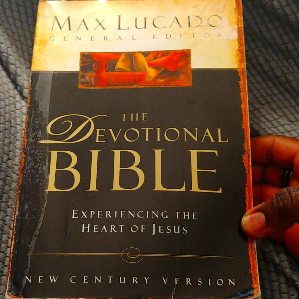 The Devotional Bible edited by Max Lucado NCV